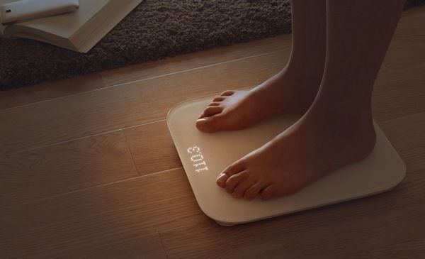 Xiaomi introduced "smart" scales Mi Smart Scale and secure network filter