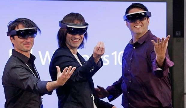 The reaction of the gaming industry on the glasses HoloLens