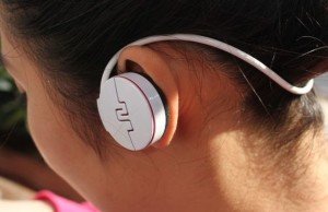 Eamey Primo3: headphones, player and fitness tracker in one package