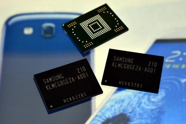 Samsung released the first chips eMMC 5.1