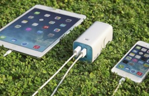 Compact charger TP-LINK TL-PB10400 - an indispensable travel companion