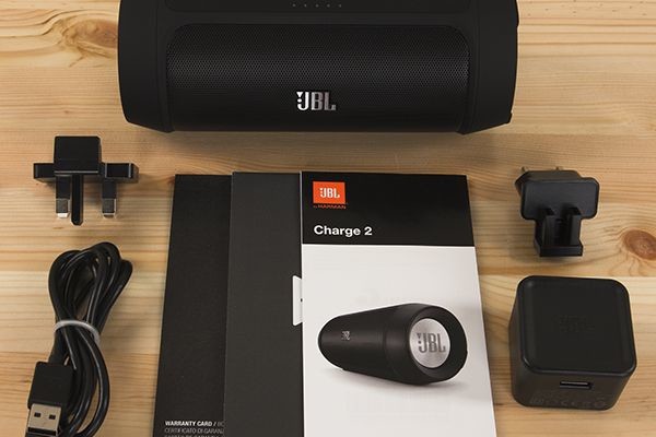 Review Bluetooth-speaker JBL Charge 2 with capacious battery to charge external devices