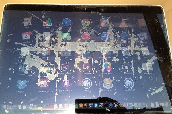 MacBook Pro display with that stain irreparably: new petition against Apple