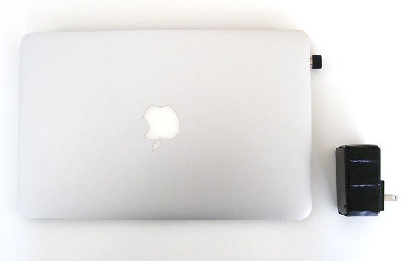 Turning a travel charger on a Linux machine: the mad project of Robinson