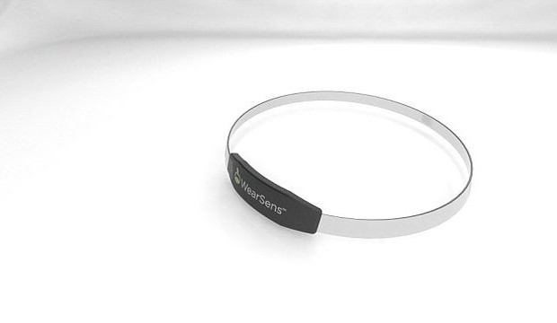 The neck gadget WearSens care about your weight