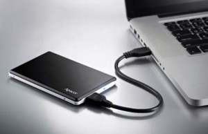 Winchester Apacer AC330 is connected to the PC via USB 3.0