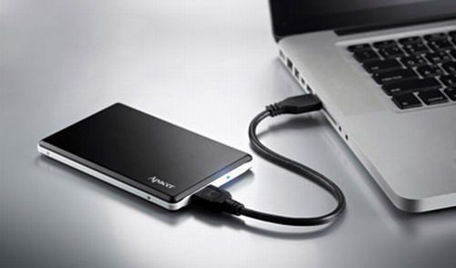 Winchester Apacer AC330 is connected to the PC via USB 3.0