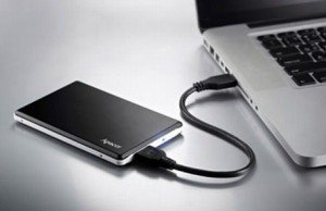 Winchester Apacer AC330 is connected to the PC via USB 3.0